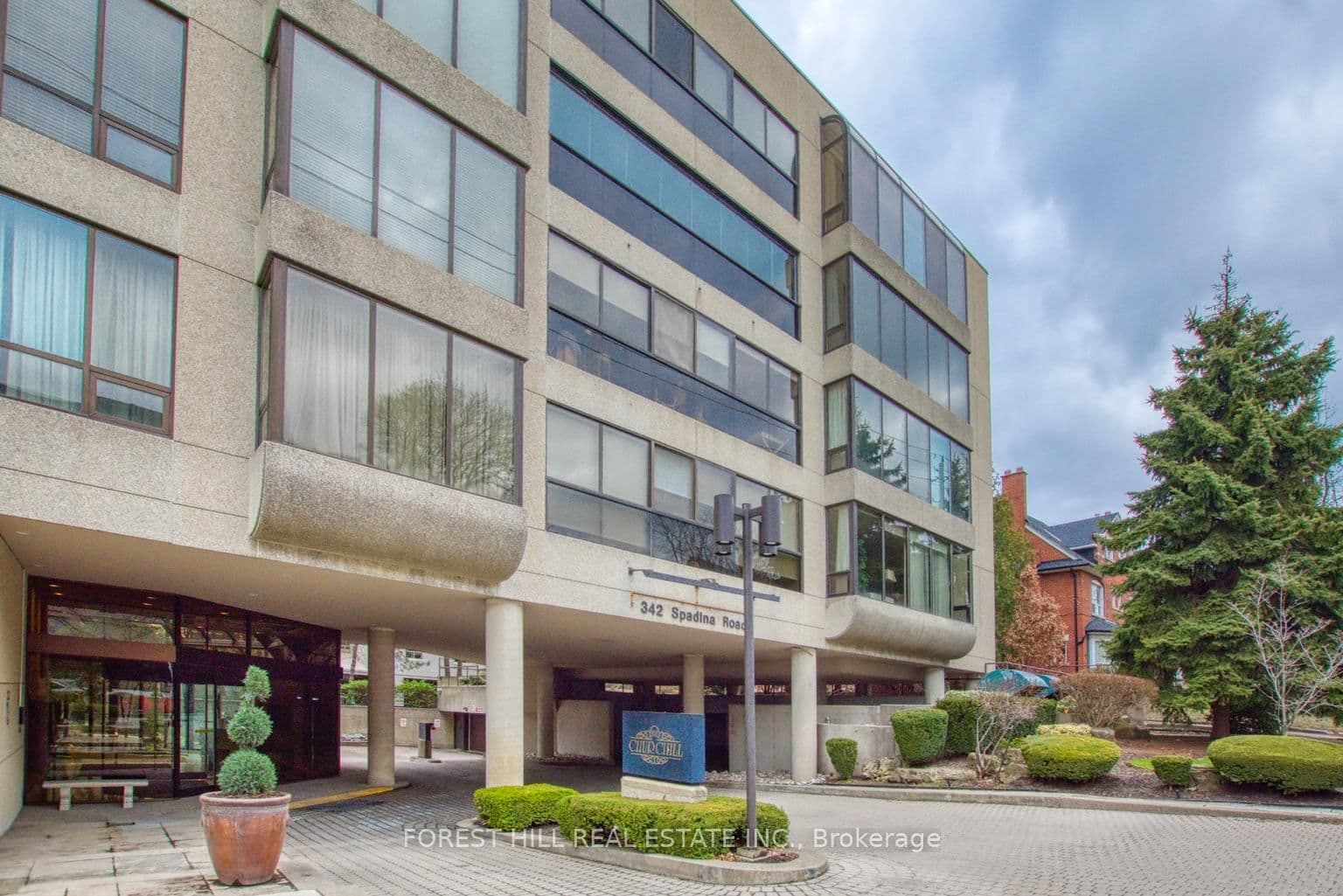 #201 - 342 Spadina Road