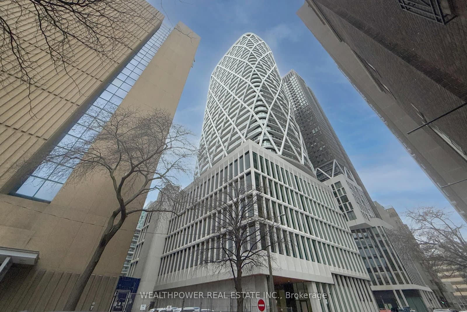 #2516 - 230 simcoe Street