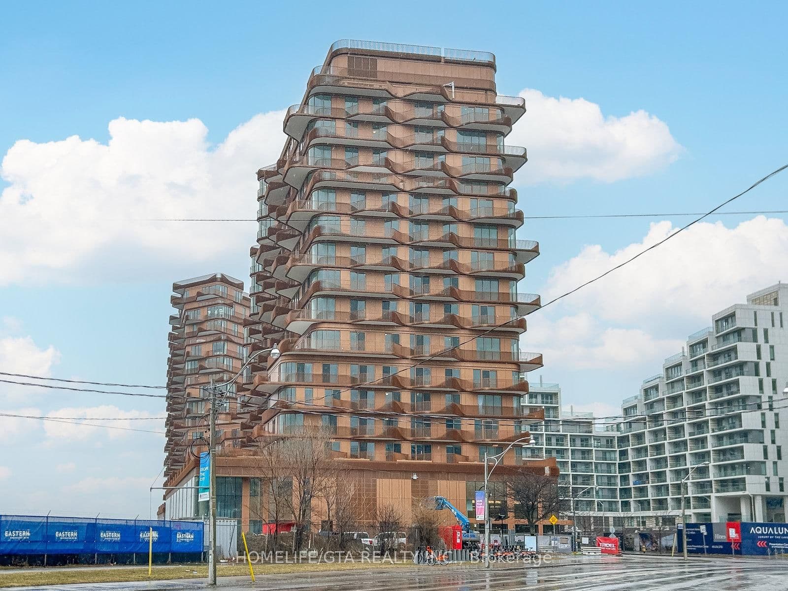 155 Merchants Wharf, Unit 327