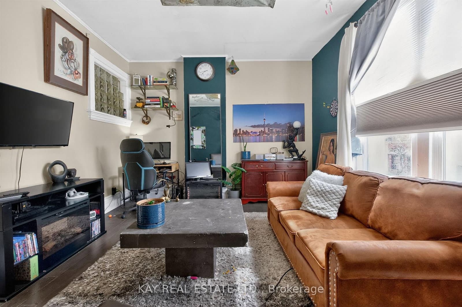 224 Queen Street E thumbnail 20