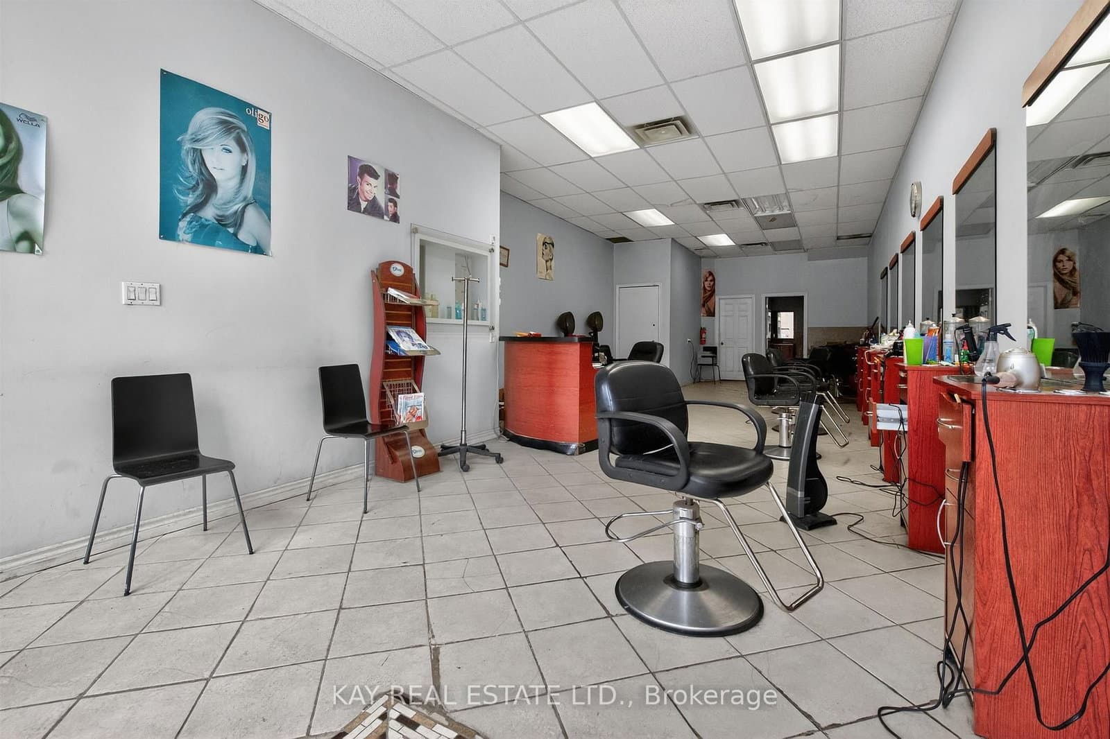 224 Queen Street E thumbnail 5