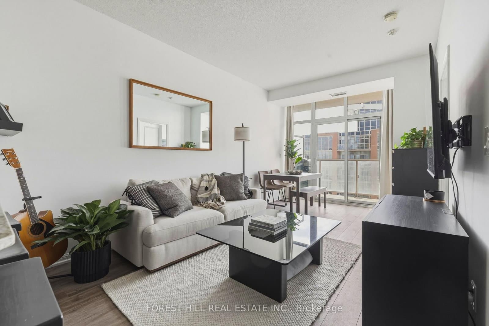 #2207 - 75 East Liberty Street