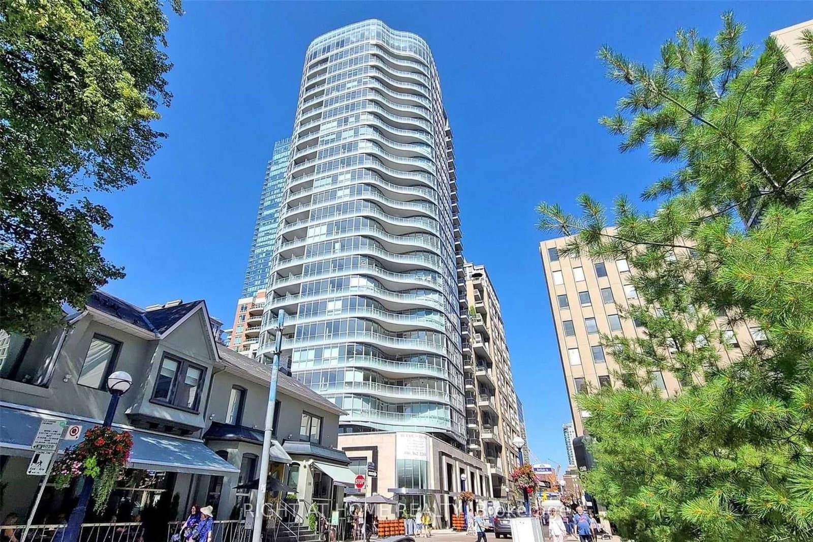 #408 - 88 Cumberland Street