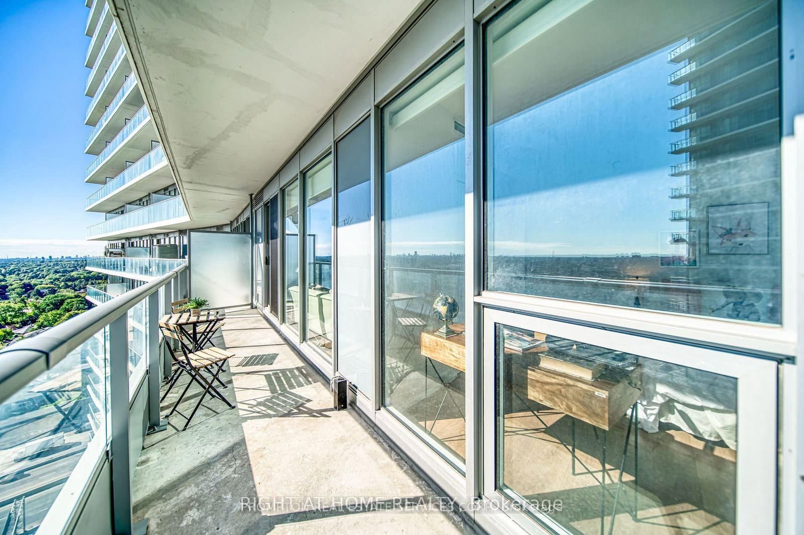 115 MCMAHON Drive E, Unit 1005 thumbnail 2
