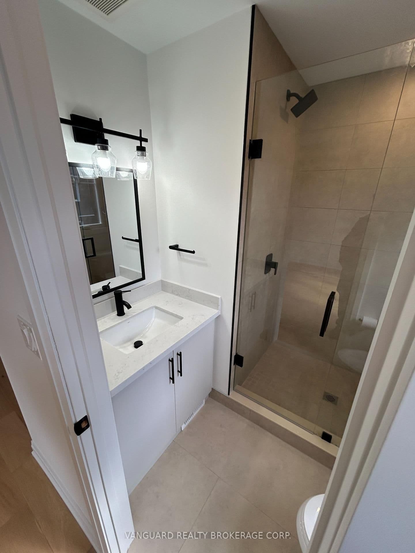 12 Franklin Avenue, Unit D thumbnail 11