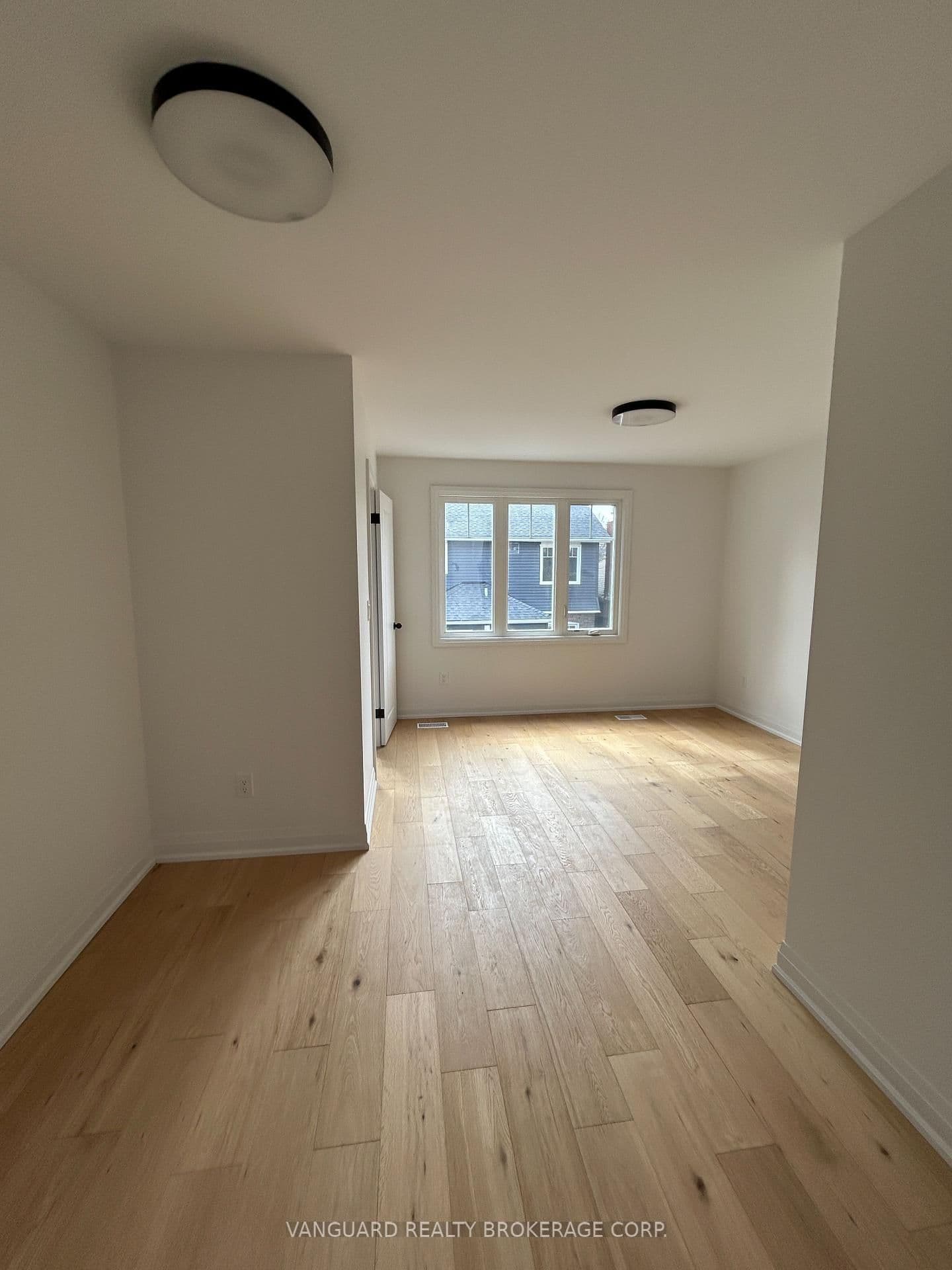 12 Franklin Avenue, Unit D thumbnail 5