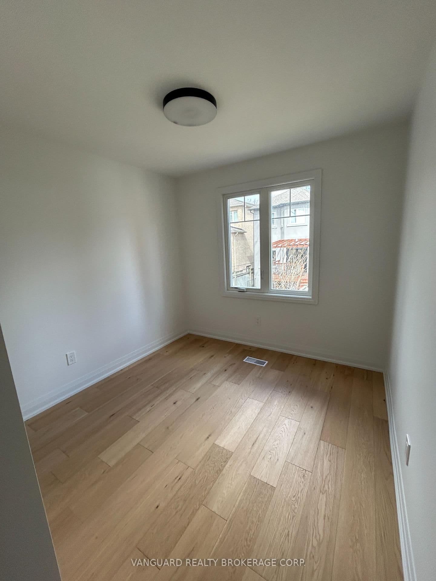 12 Franklin Avenue, Unit D thumbnail 7