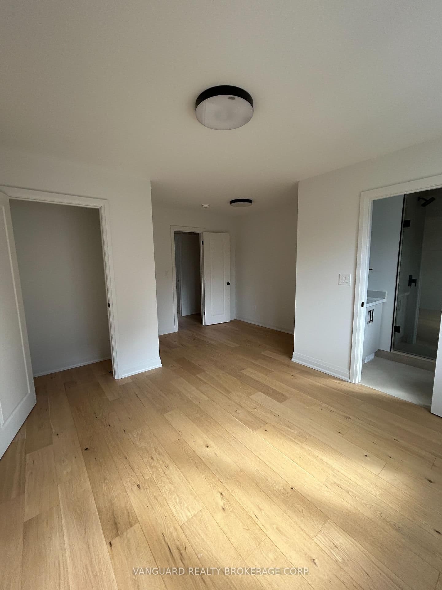 12 Franklin Avenue, Unit D thumbnail 9