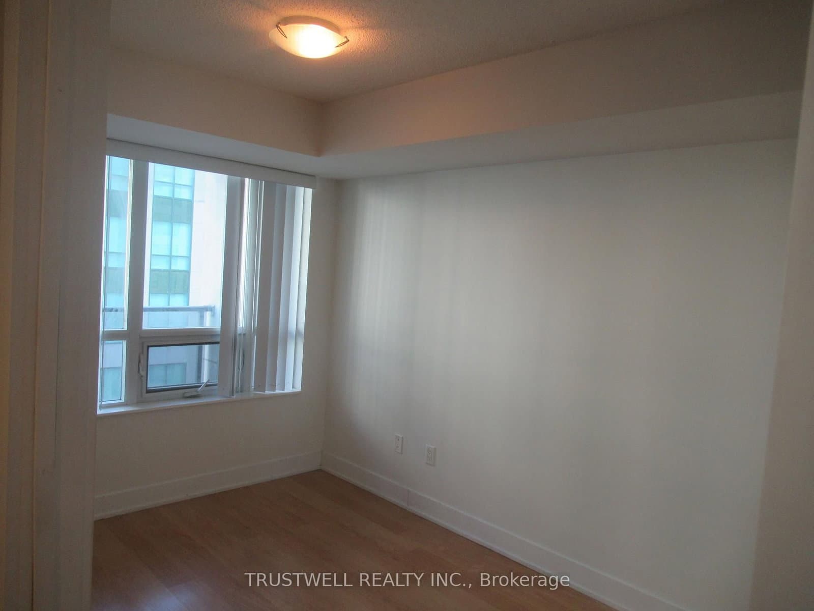 20 Blue Jays Way, Unit 1409 thumbnail 8
