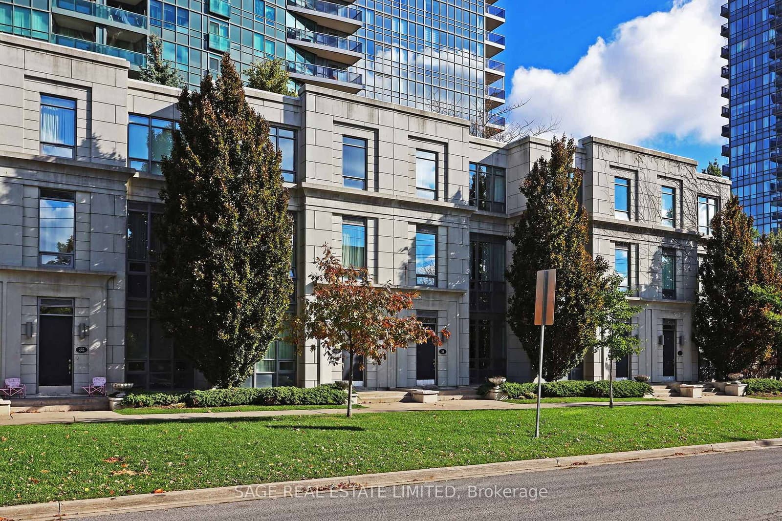 #TH#31 - 25 Greenview Avenue