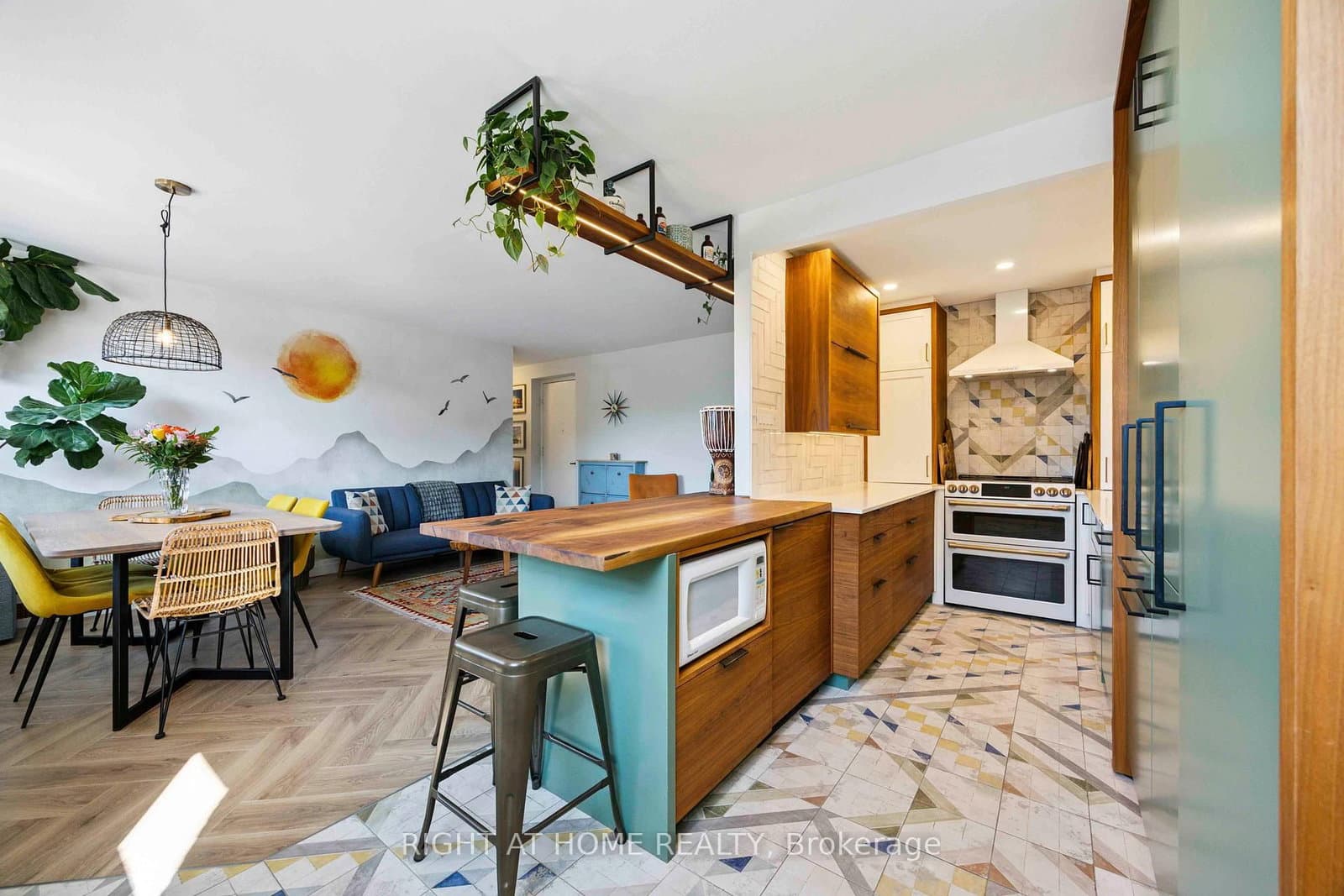 57 Neptune Drive, Unit 103 thumbnail 12