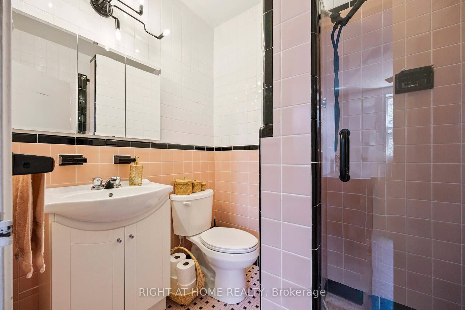 57 Neptune Drive, Unit 103 thumbnail 21