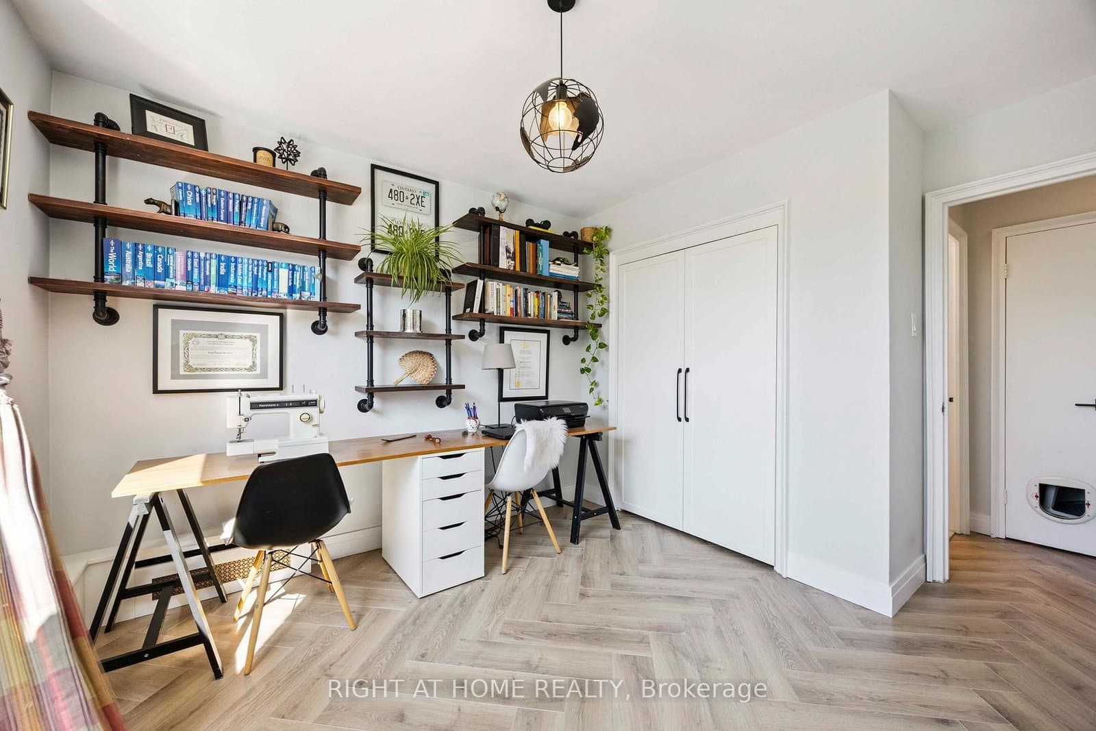 57 Neptune Drive, Unit 103 thumbnail 27