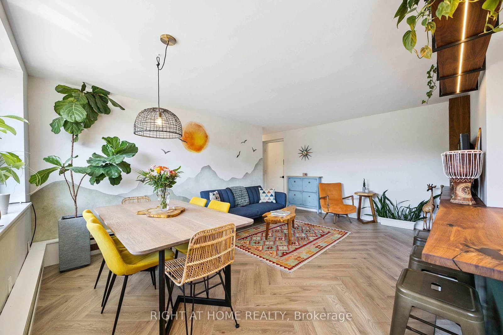 57 Neptune Drive, Unit 103 thumbnail 4