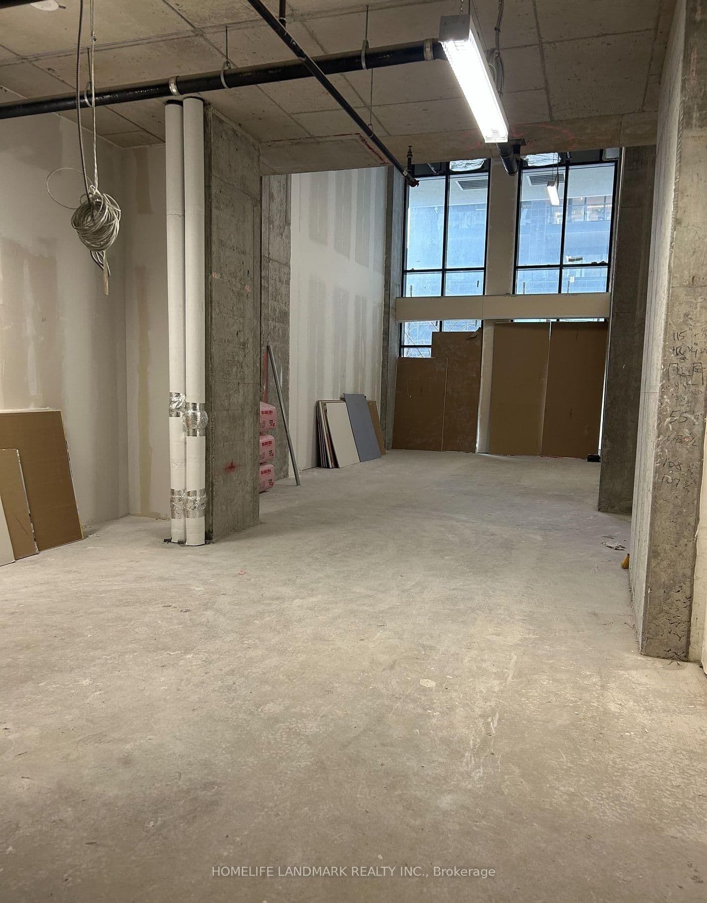 200 Dundas Street E, Unit B2 thumbnail 3