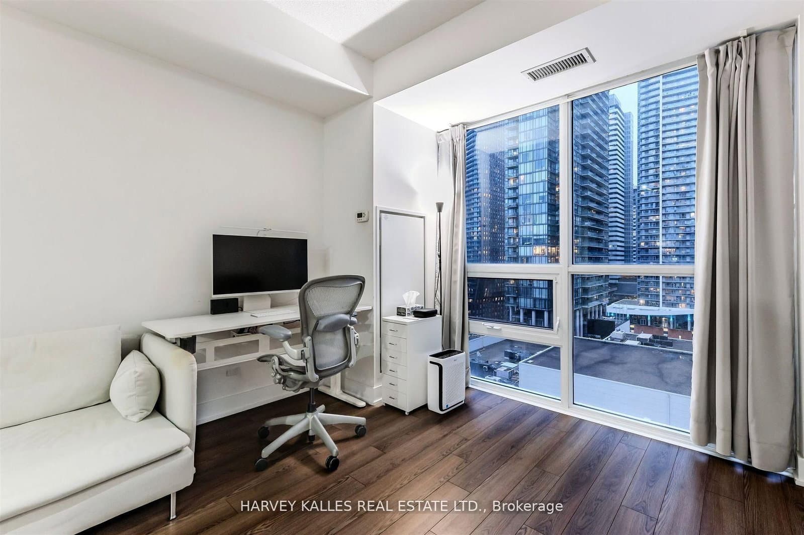 318 Richmond Street W, Unit 1508 thumbnail 14