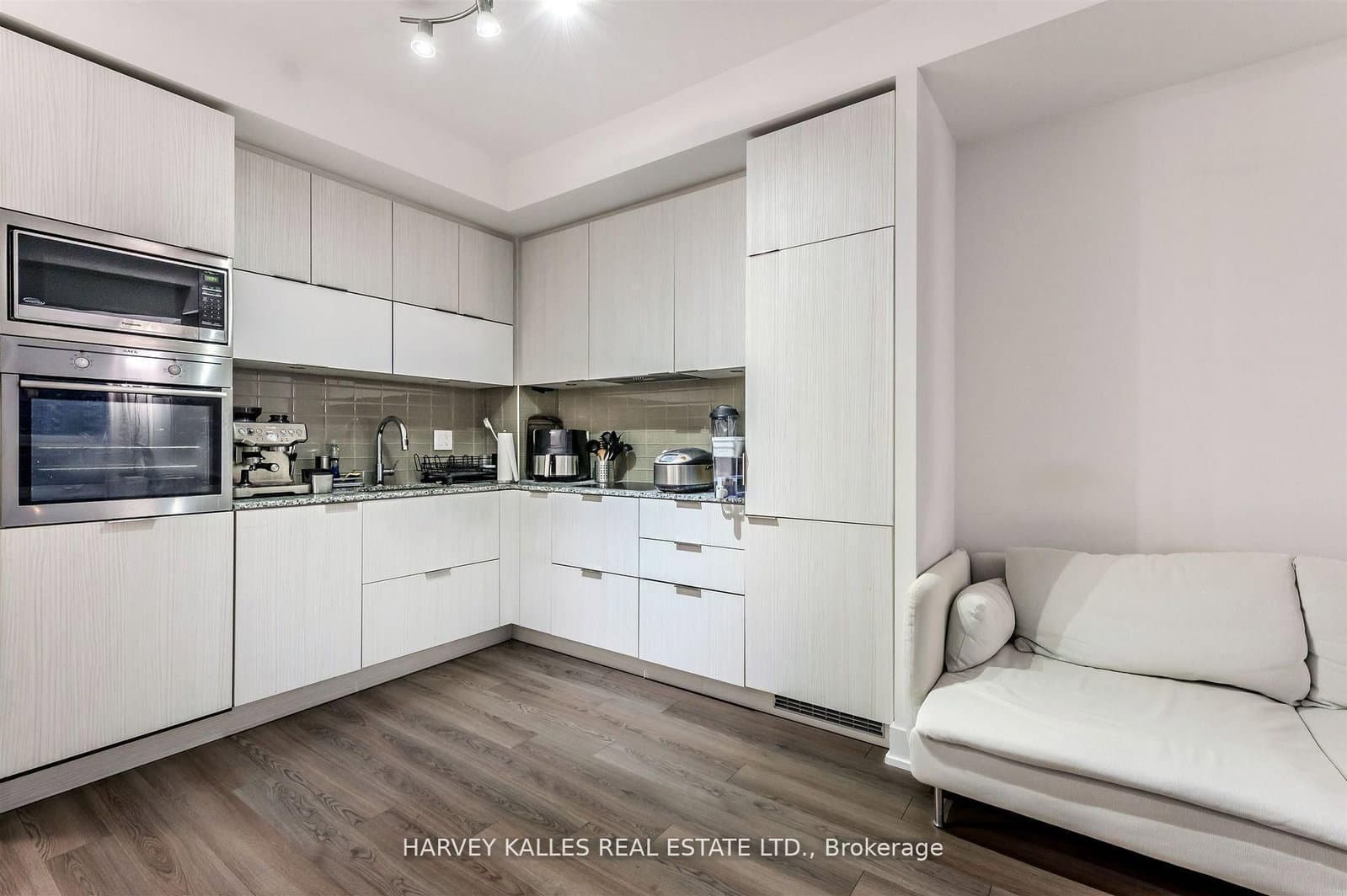 318 Richmond Street W, Unit 1508 thumbnail 8