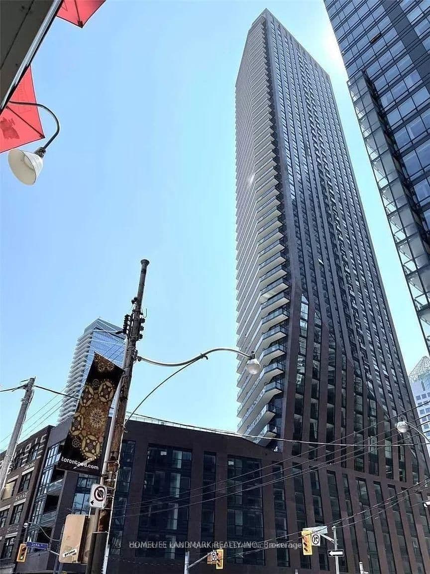 99 John Street, Unit 207