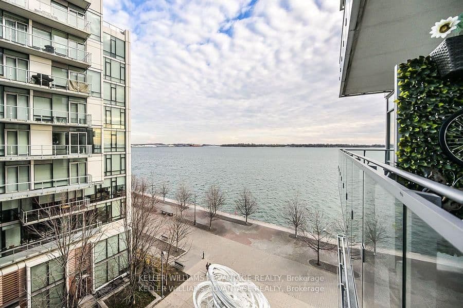 29 Queens Quay E, Unit 616 thumbnail 2