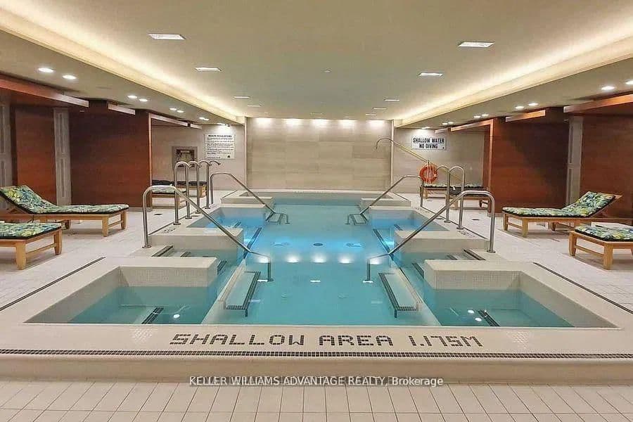 29 Queens Quay E, Unit 616 thumbnail 4