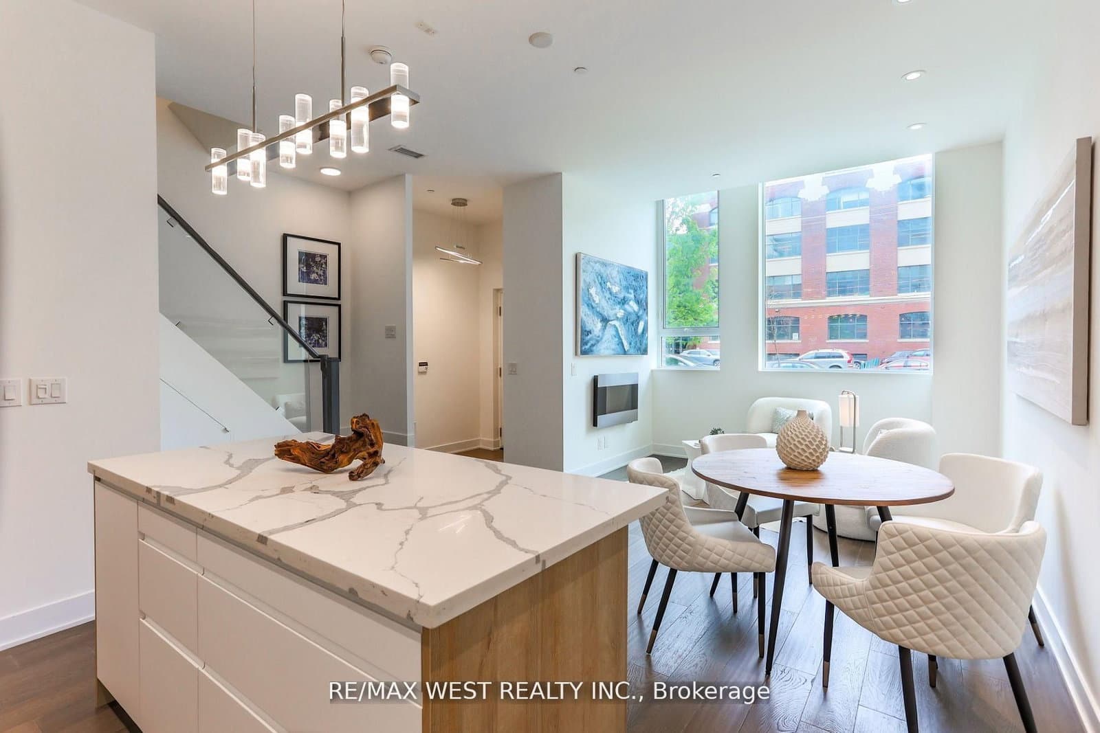 508 Wellington Street W, Unit TH02 thumbnail 3