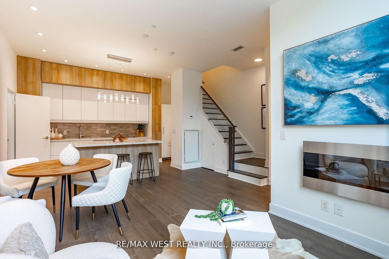 508 Wellington Street W, Unit TH02 thumbnail 4