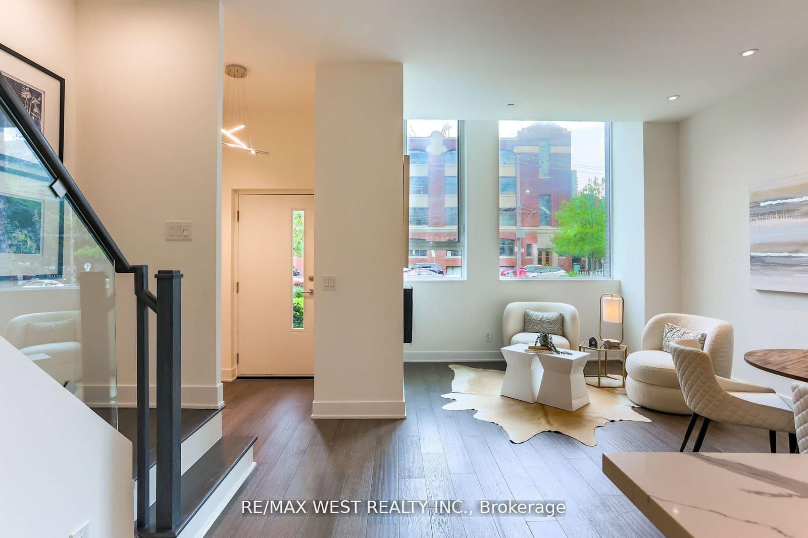 508 Wellington Street W, Unit TH02 thumbnail 5
