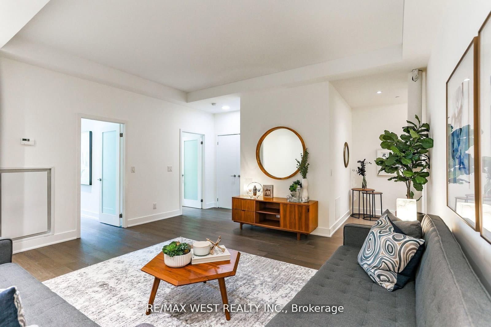 508 Wellington Street W, Unit TH02 thumbnail 7