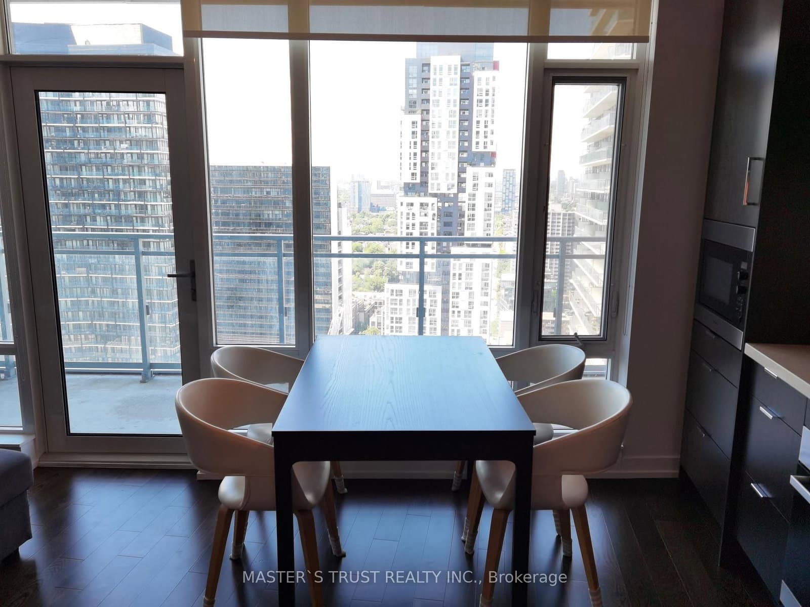 21 Widmer Street, Unit 2805 thumbnail 4