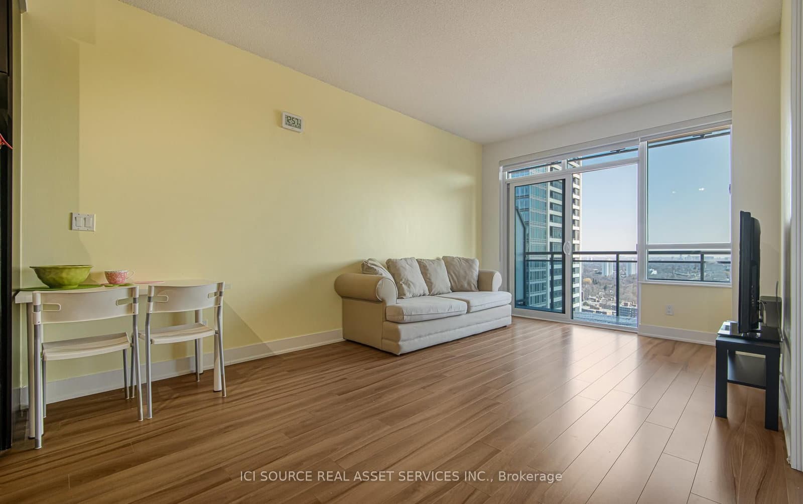 28 Linden Street, Unit 2303 thumbnail 10