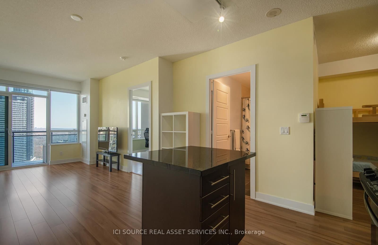 28 Linden Street, Unit 2303 thumbnail 2