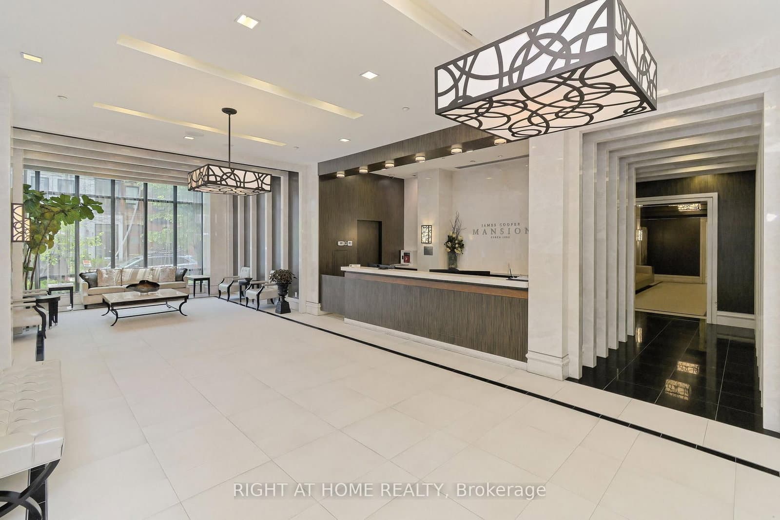 28 Linden Street, Unit 1405 thumbnail 10