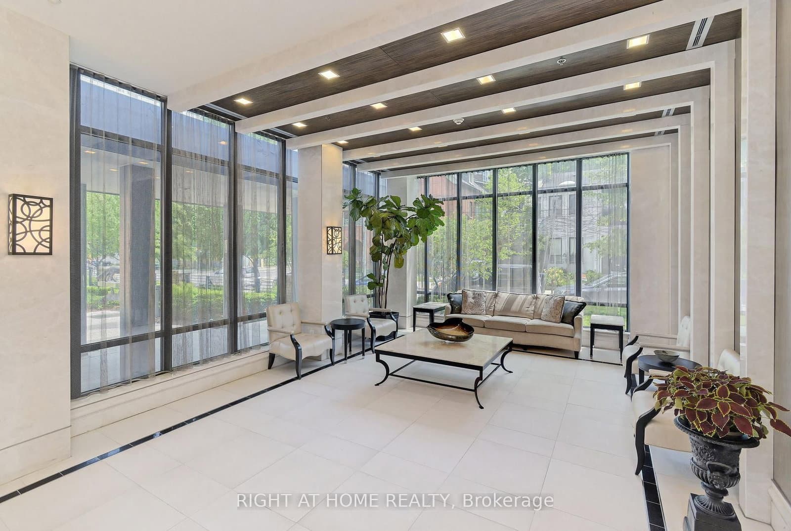 28 Linden Street, Unit 1405 thumbnail 11