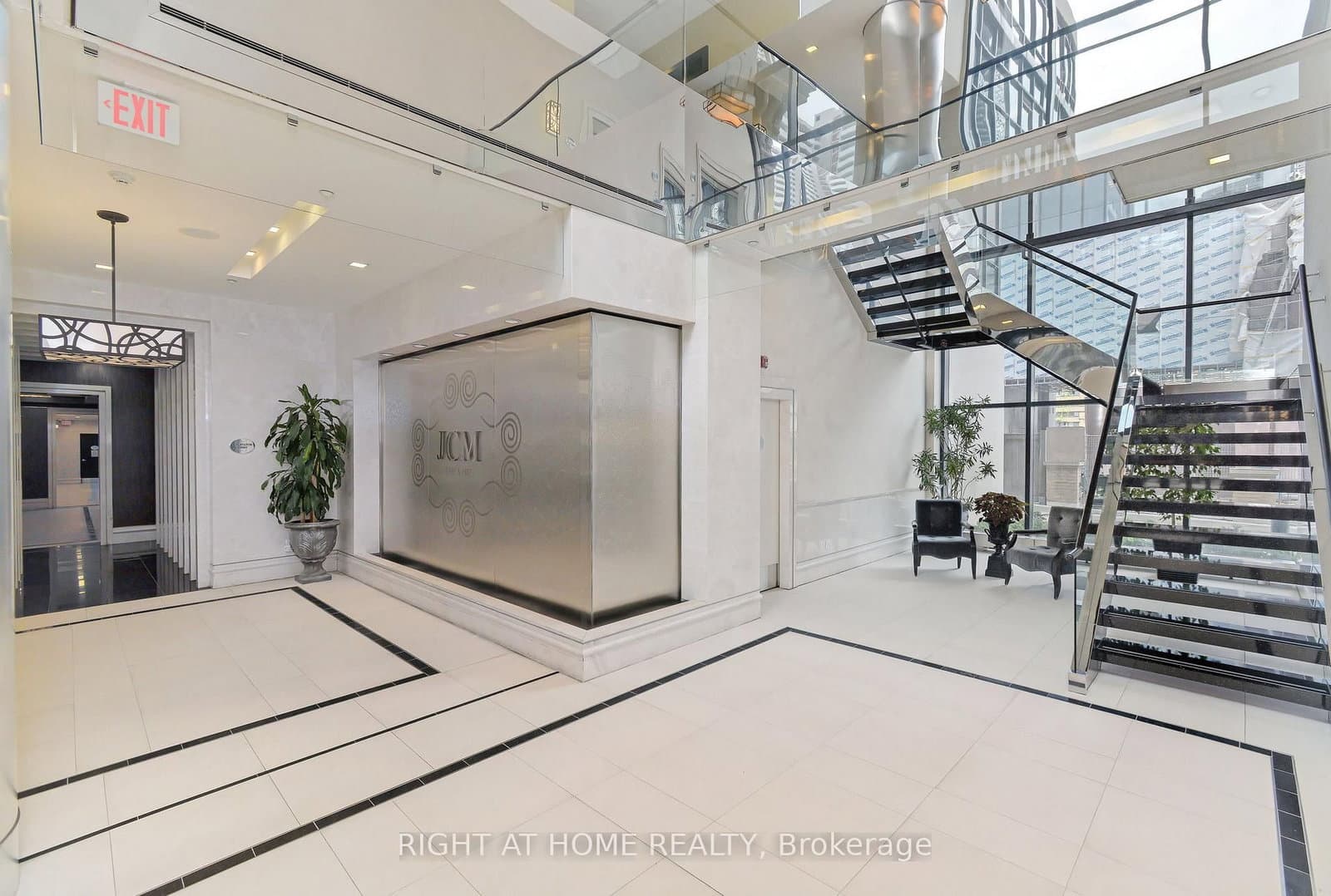 28 Linden Street, Unit 1405 thumbnail 12