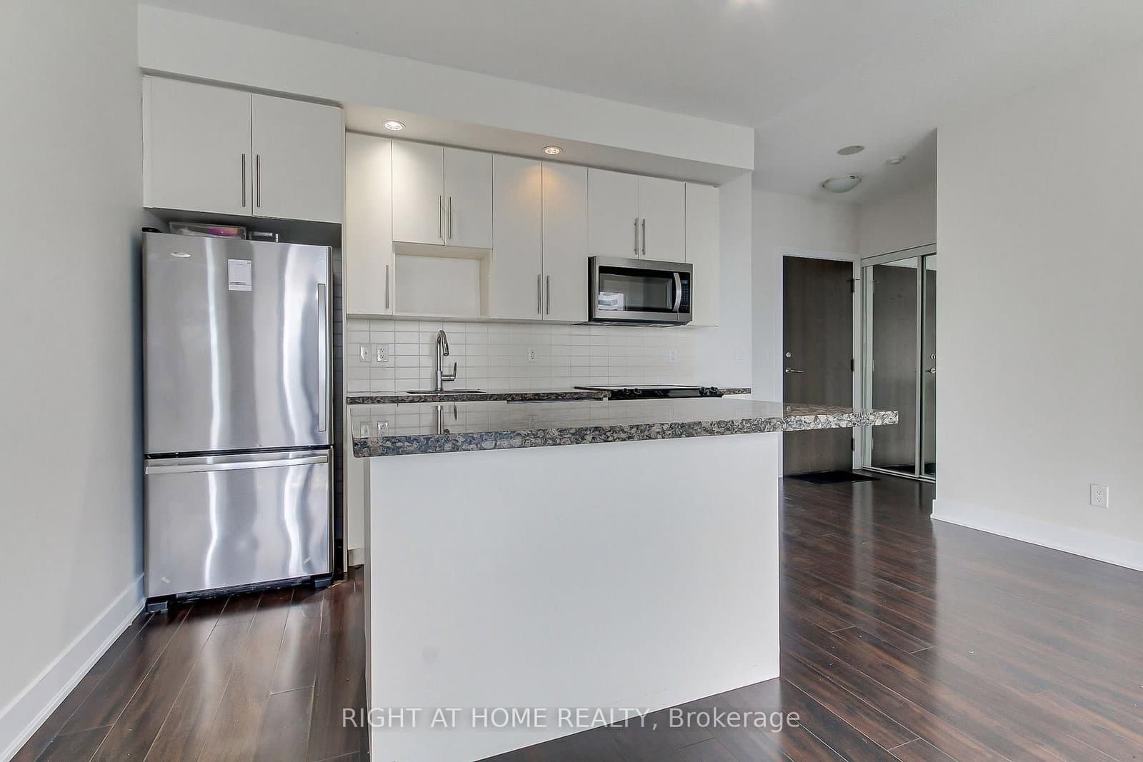28 Linden Street, Unit 1405 thumbnail 16