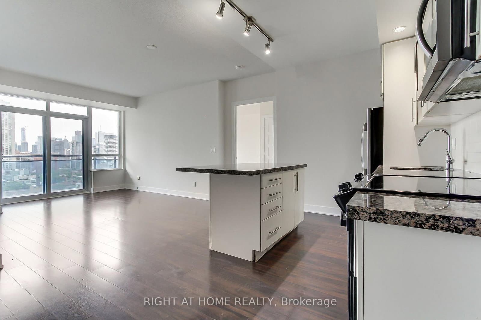 28 Linden Street, Unit 1405 thumbnail 19