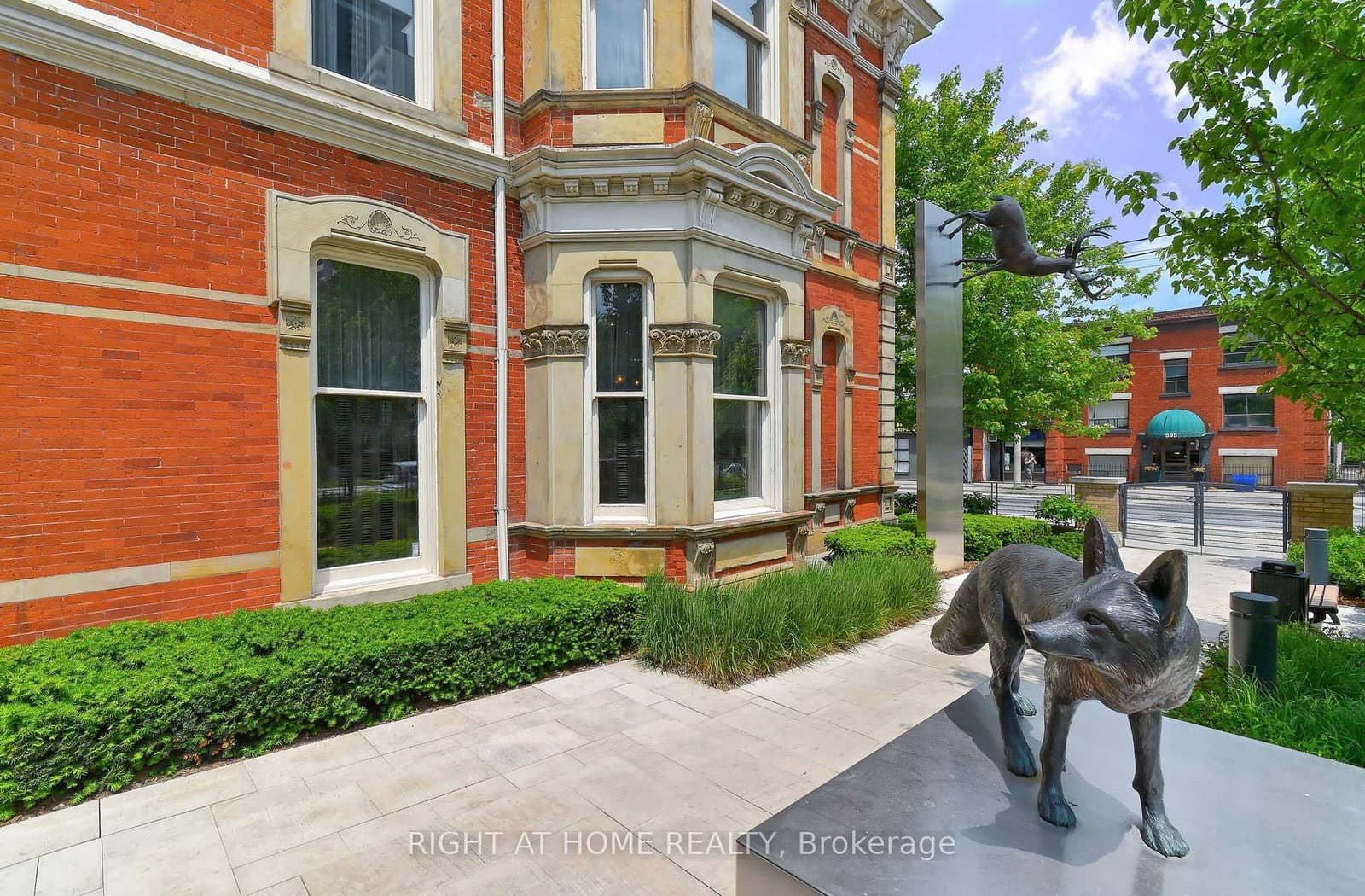 28 Linden Street, Unit 1405 thumbnail 6