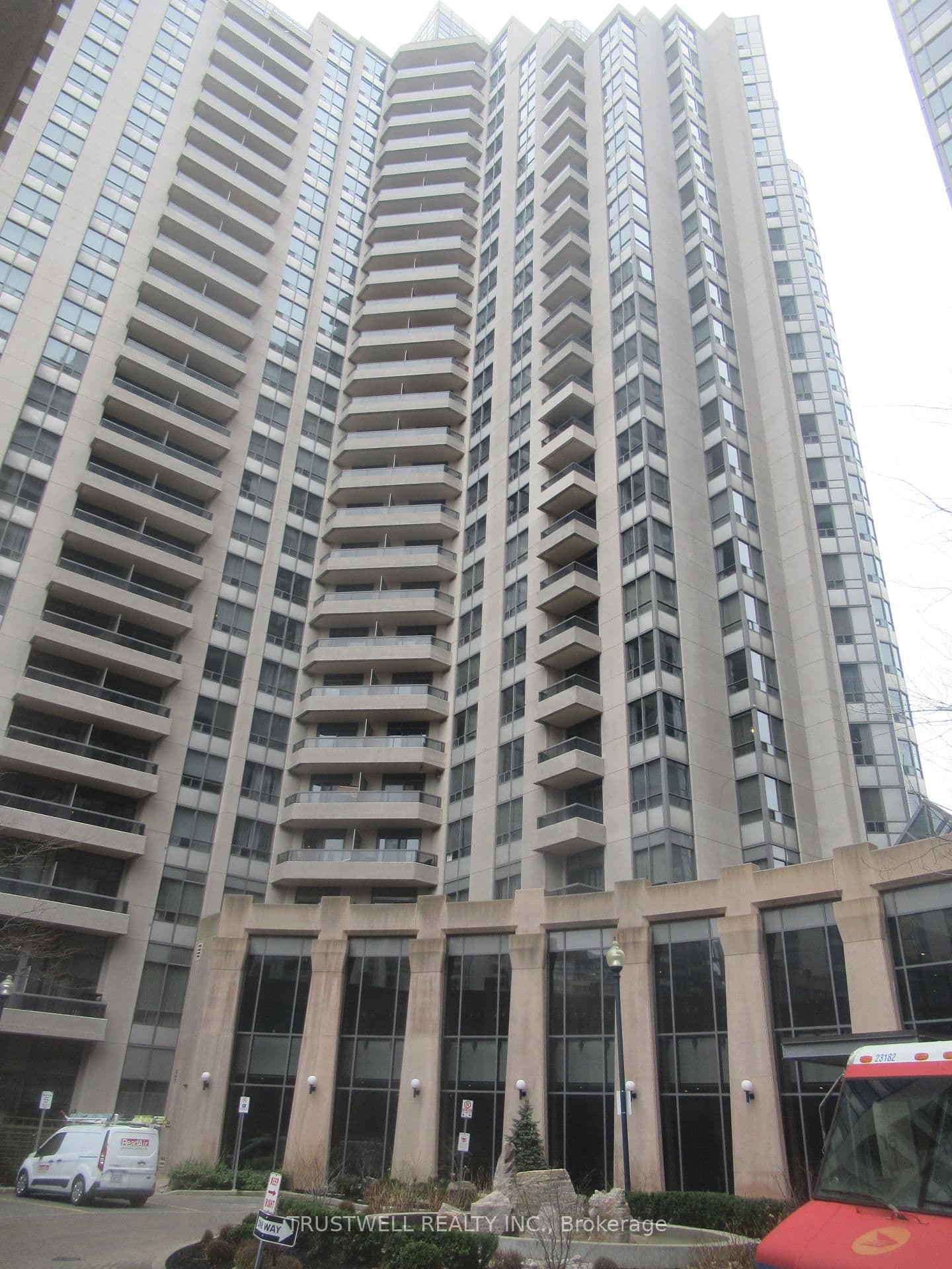 #1618 - 15 Northtown Way
