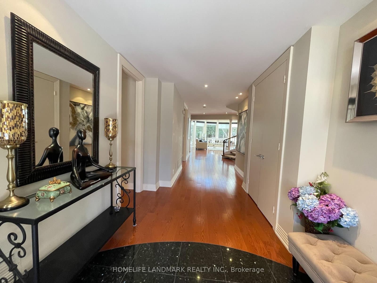 35 Gardiner Road E thumbnail 3