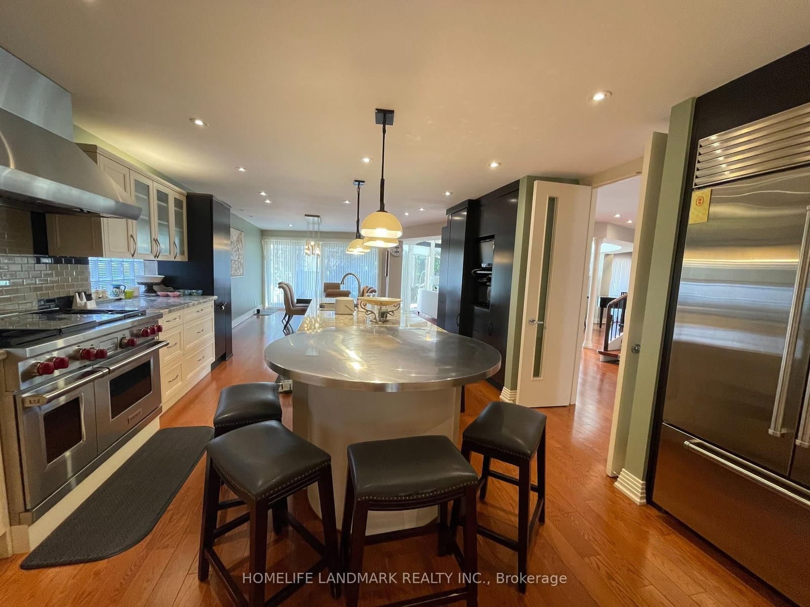 35 Gardiner Road E thumbnail 7