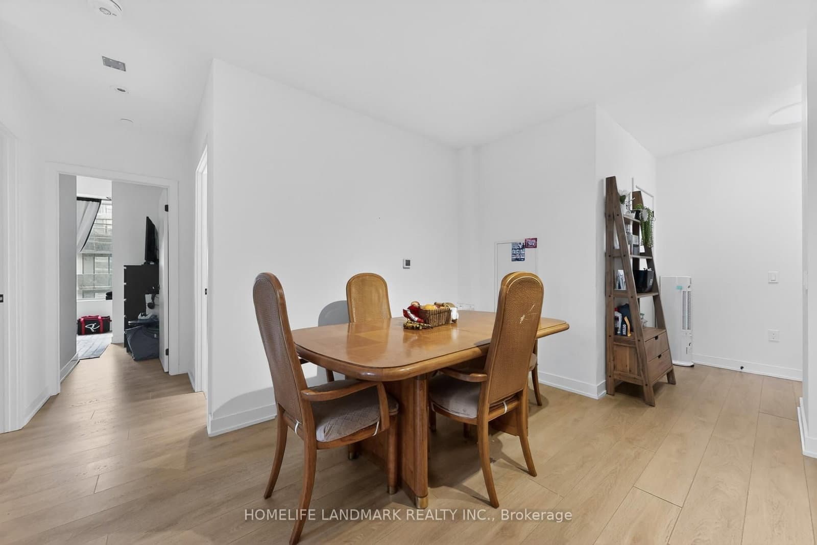127 Broadway Avenue, Unit 606 thumbnail 11
