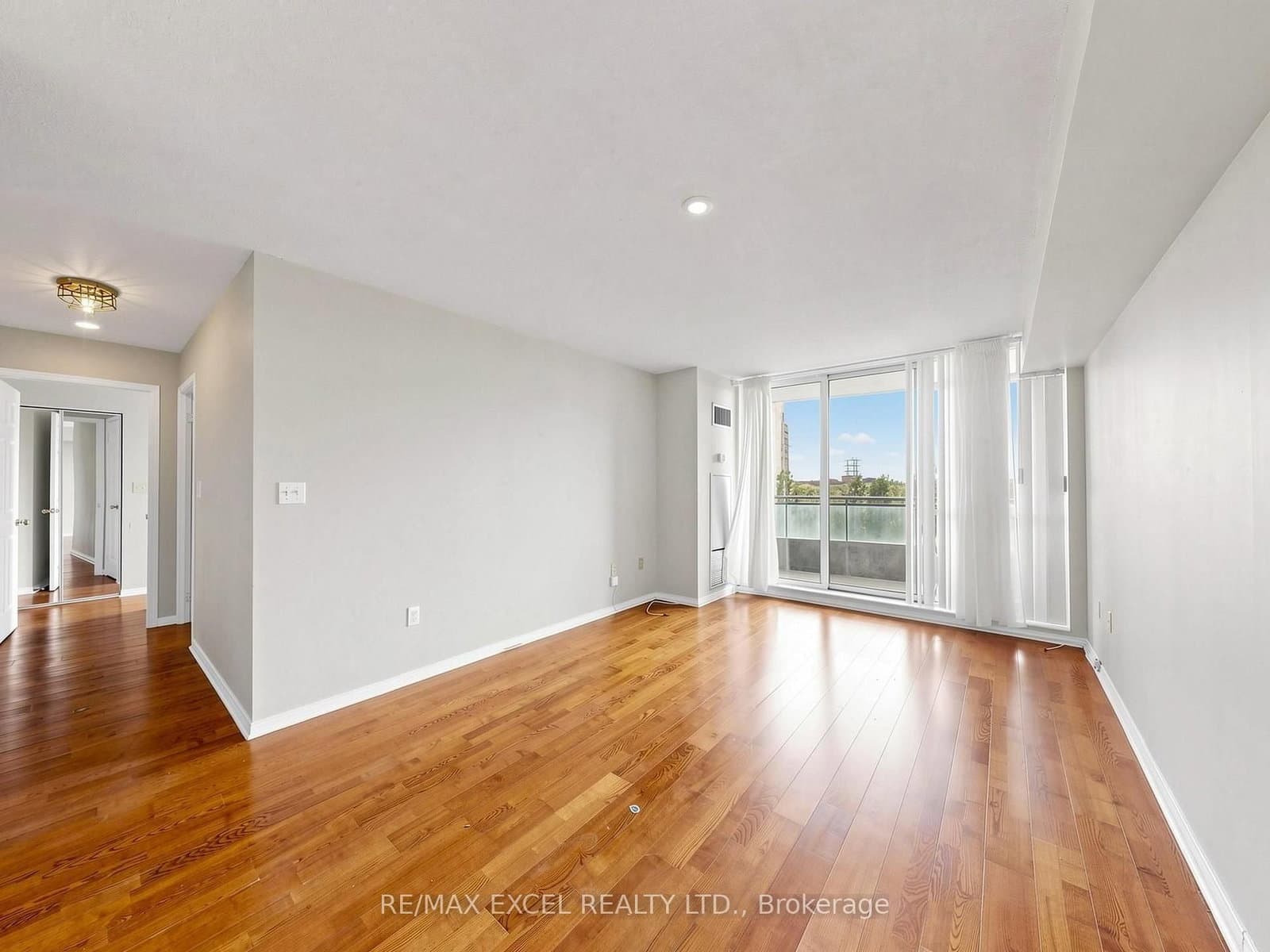 #706 - 28 Pemberton Avenue