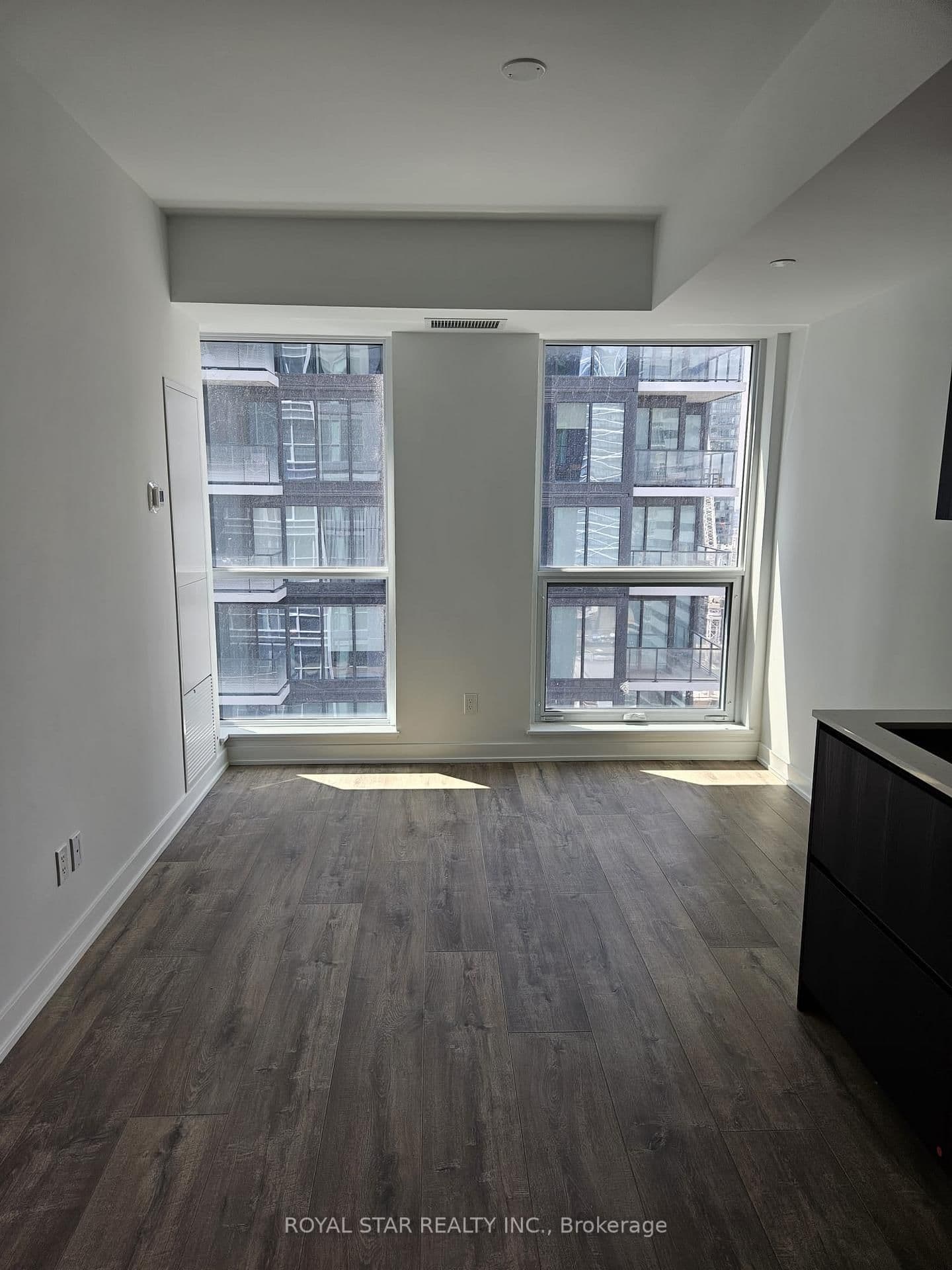 #2205 - 327 King Street W