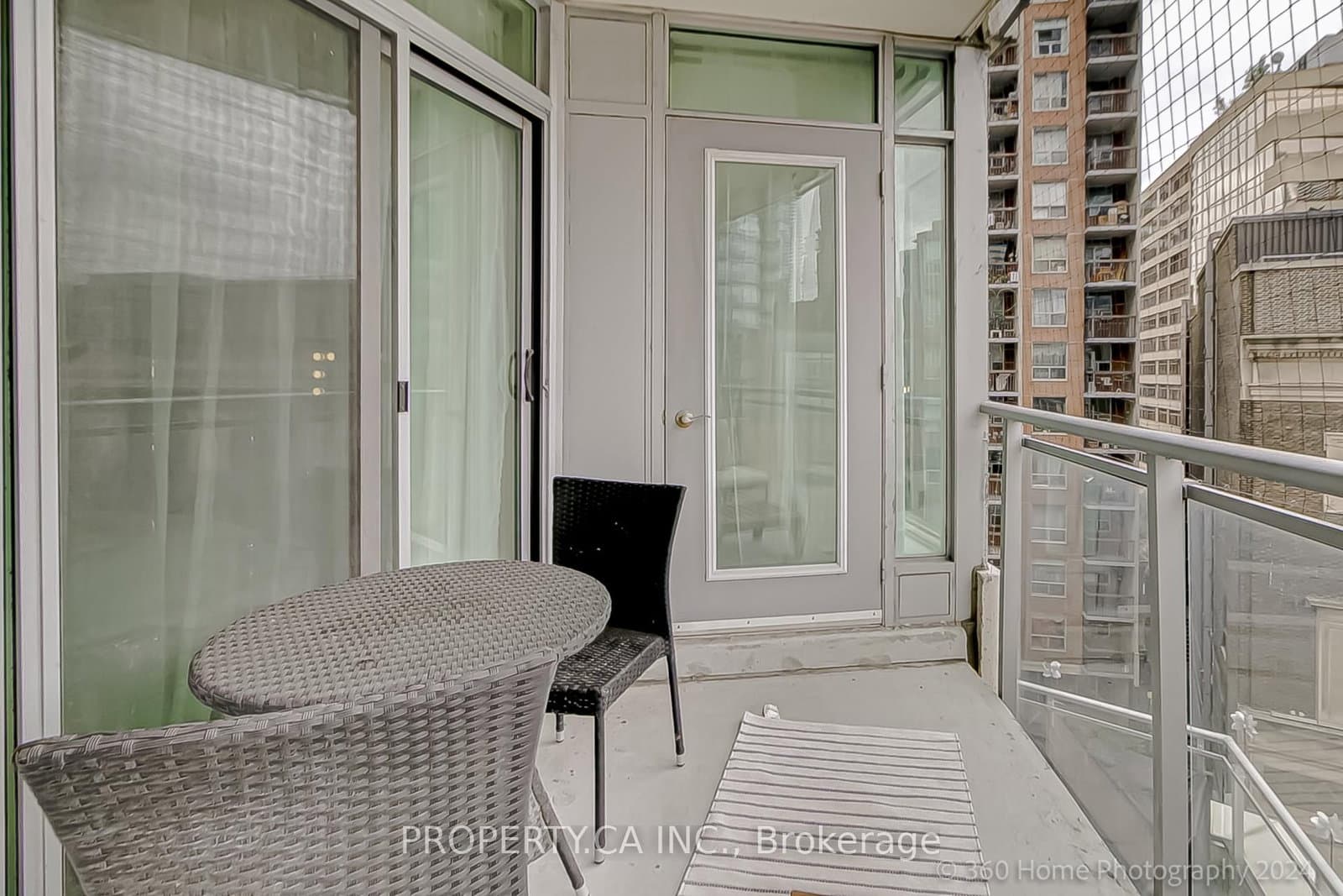 8 Scollard Street, Unit 702 thumbnail 17
