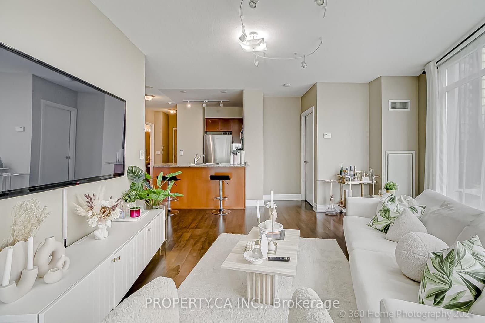 8 Scollard Street, Unit 702 thumbnail 3