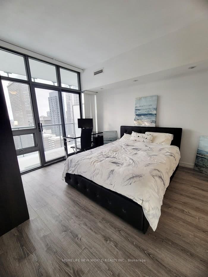 33 Charles Street E, Unit 2706 thumbnail 6