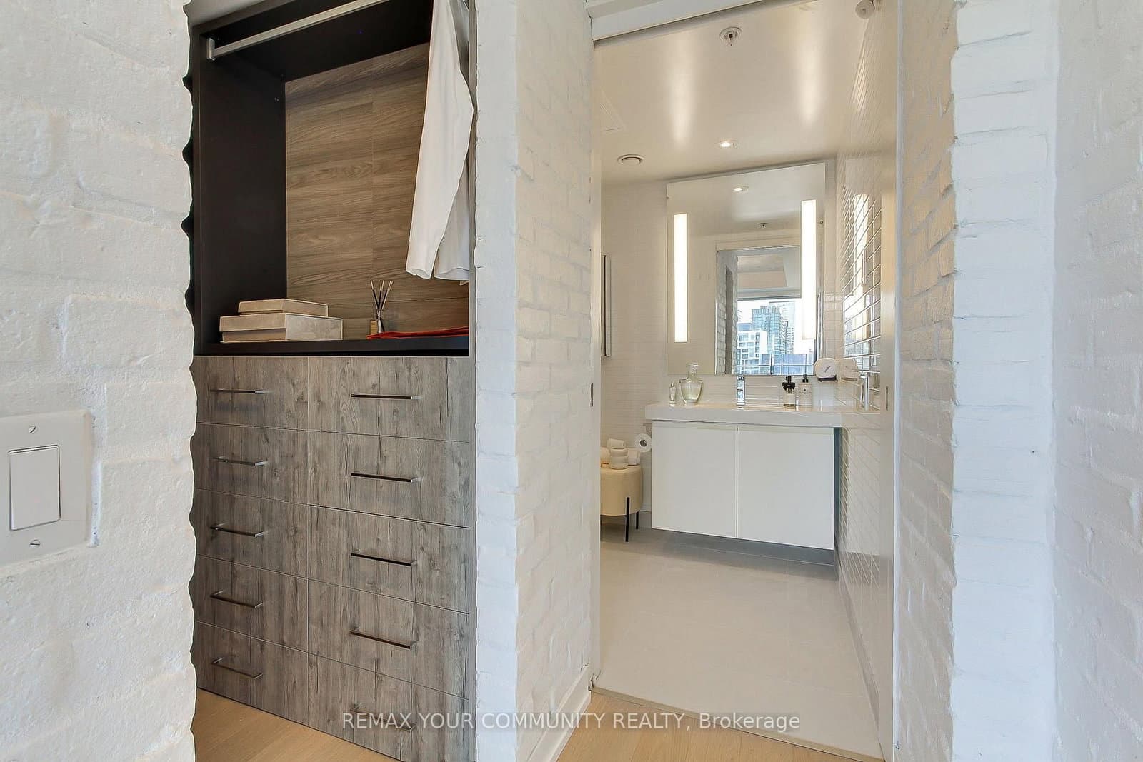 629 King Street, Unit 1224 thumbnail 19