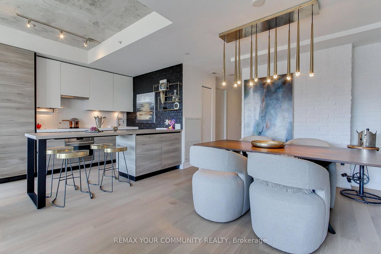 629 King Street, Unit 1224 thumbnail 4
