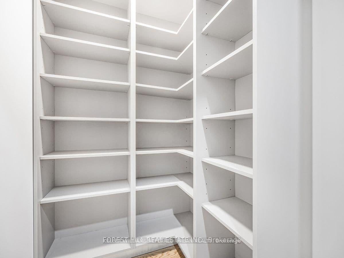18 Greenbriar Road, Unit 3 thumbnail 18