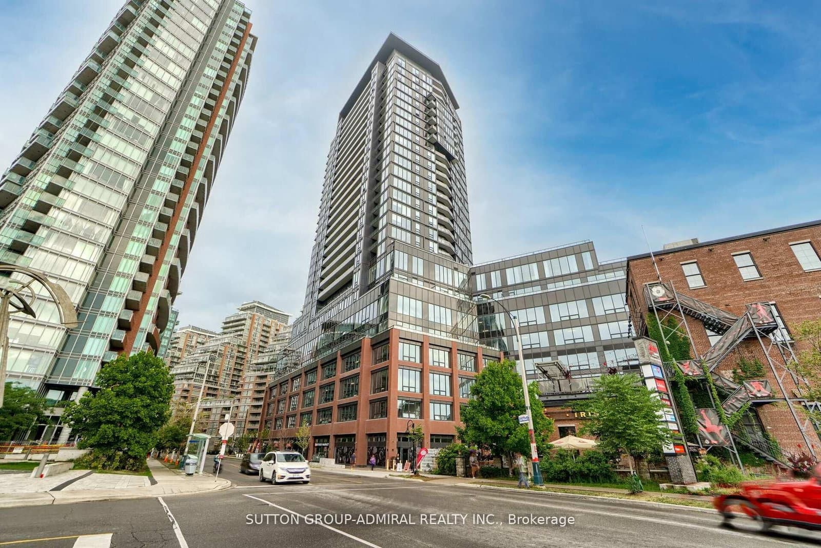 #1403 - 135 East Liberty Street